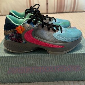 Nike Freak Basketball shoes